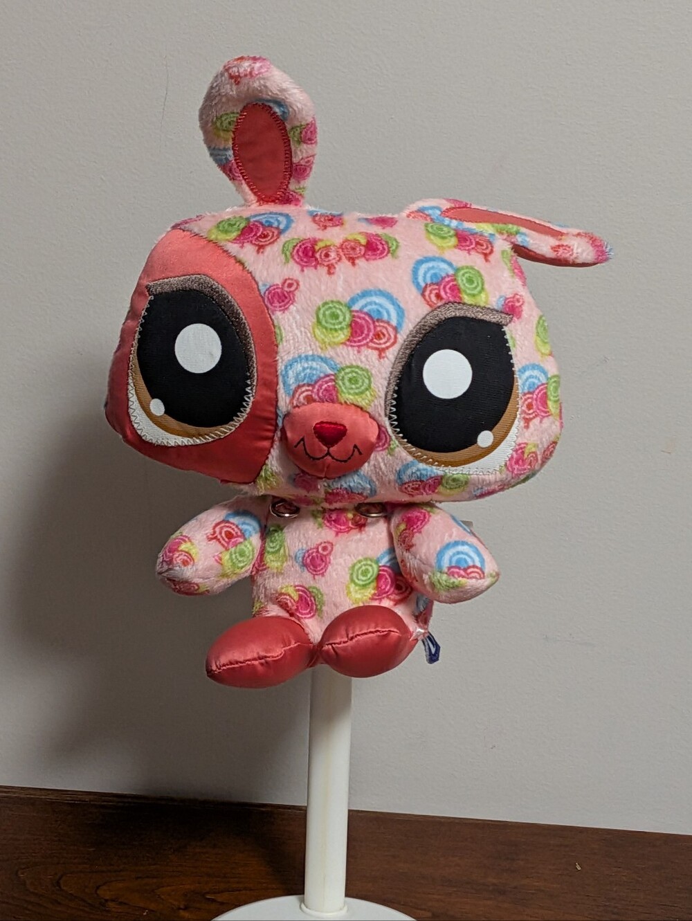 Hasbro. The Littlest Pet Shop HAPPIEST PINK BUNNY Plush Stuffed Animal Toy 2008
